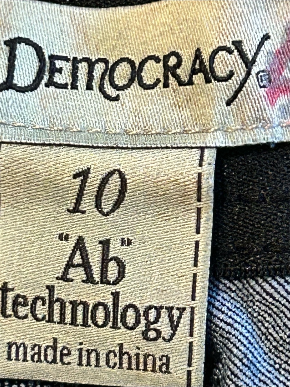 Democracy AB Technology Women's size 10 Black Straight leg Jeans LIKE NEW - Picture 4 of 6